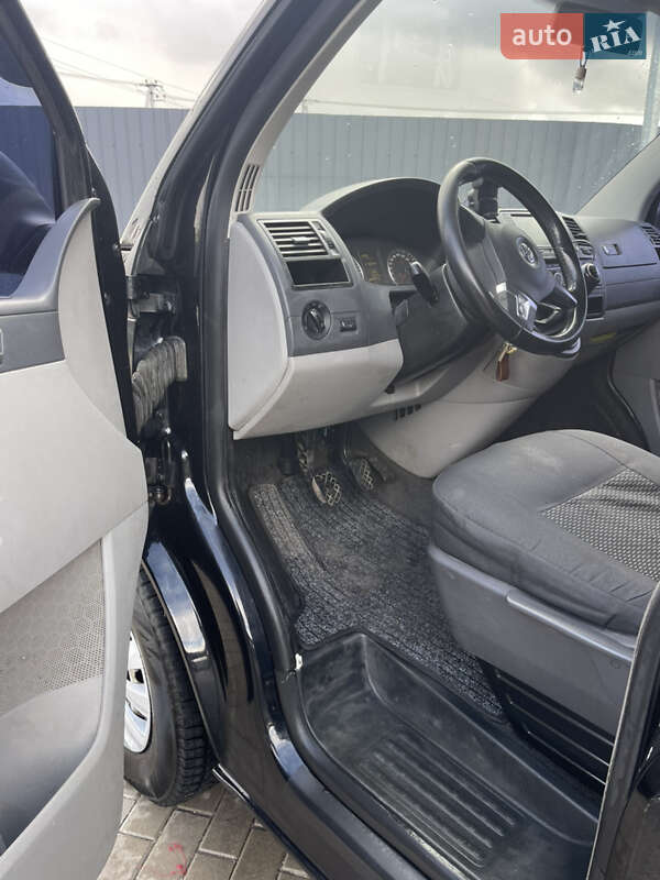 Минивэн Volkswagen Caravelle 2010 в Киеве