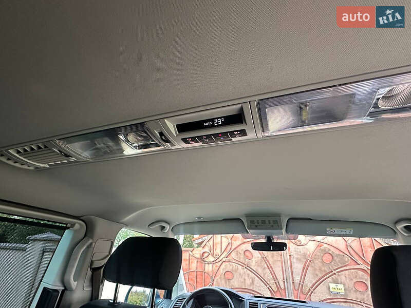 Минивэн Volkswagen Caravelle 2017 в Ужгороде