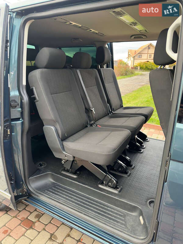 Минивэн Volkswagen Caravelle 2017 в Ужгороде