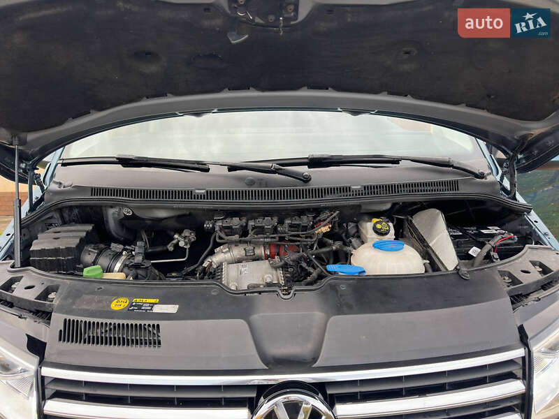 Минивэн Volkswagen Caravelle 2017 в Ужгороде