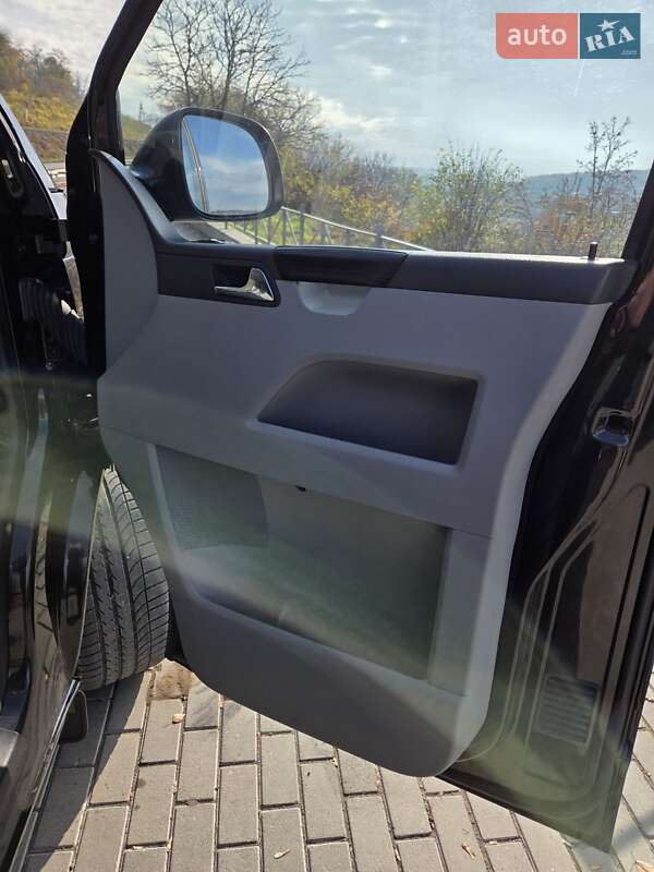 Минивэн Volkswagen Caravelle 2012 в Теребовле