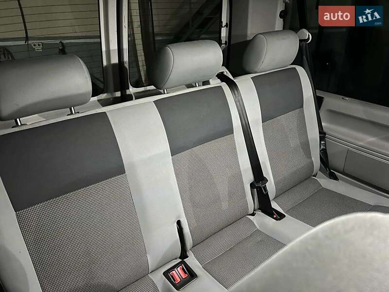 Минивэн Volkswagen Caravelle 2012 в Кременчуге фото 34 Минивэн Volkswagen Caravelle 2012 в Кременчуге