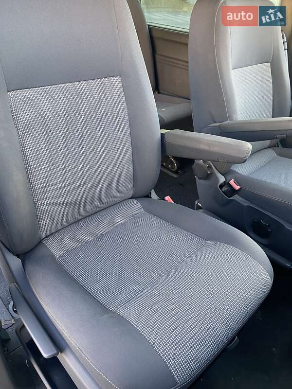 Минивэн Volkswagen Caravelle 2012 в Полтаве