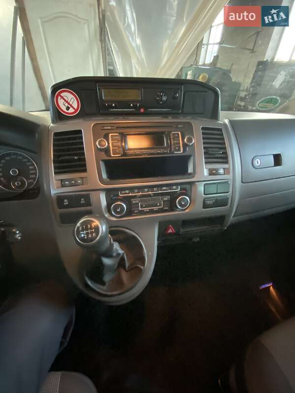 Минивэн Volkswagen Caravelle 2012 в Полтаве