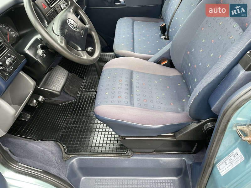 Минивэн Volkswagen Caravelle 2000 в Староконстантинове