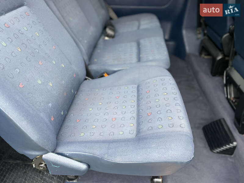 Минивэн Volkswagen Caravelle 2000 в Староконстантинове