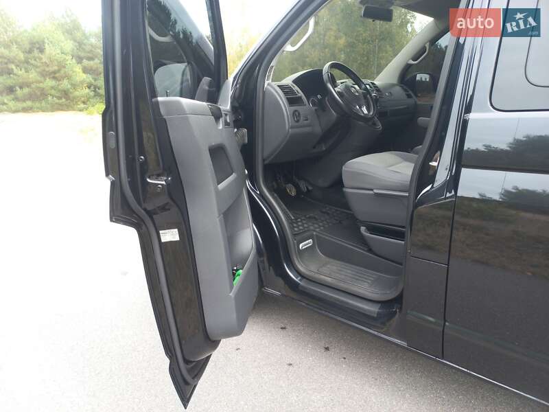 Минивэн Volkswagen Caravelle 2010 в Киеве