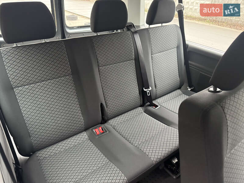 Мінівен Volkswagen Caravelle 2020 в Києві