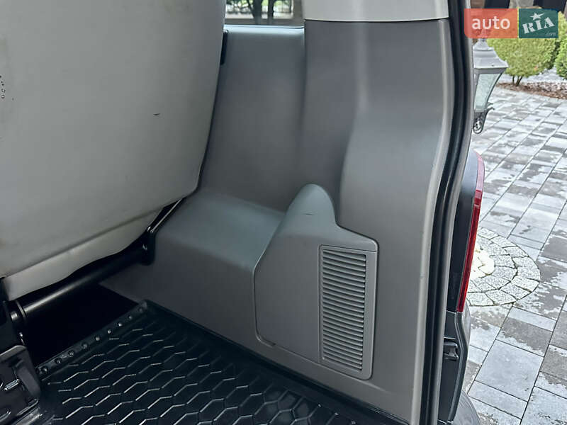 Минивэн Volkswagen Caravelle 2009 в Виноградове