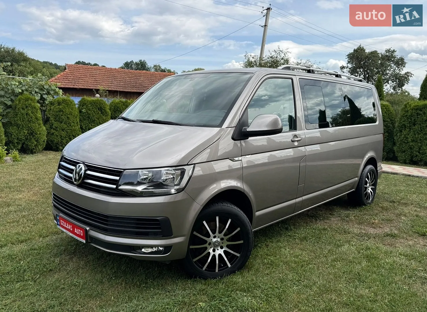 2017 Volkswagen Caravelle - фото 1