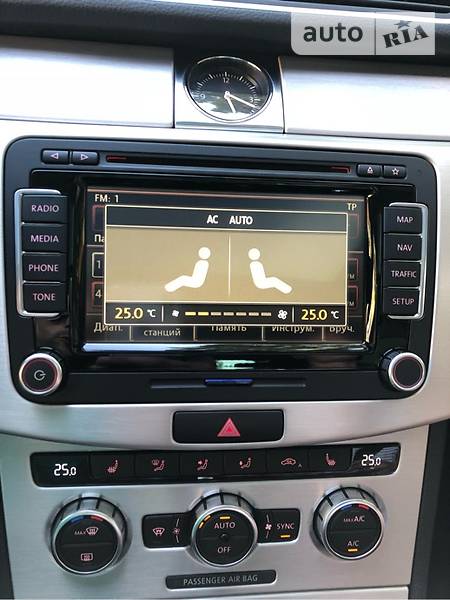 Седан Volkswagen CC / Passat CC 2011 в Львові