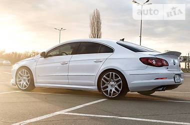Седан Volkswagen CC / Passat CC 2010 в 
