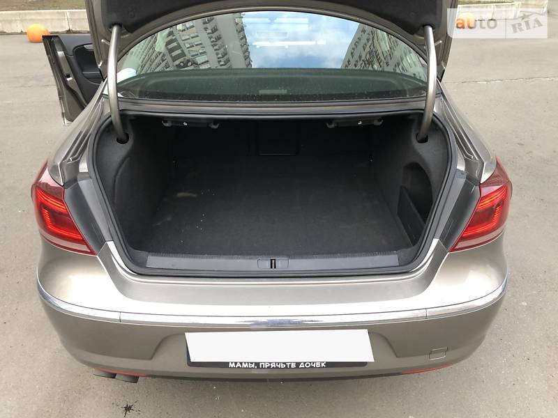 Седан Volkswagen CC / Passat CC 2012 в Херсоні