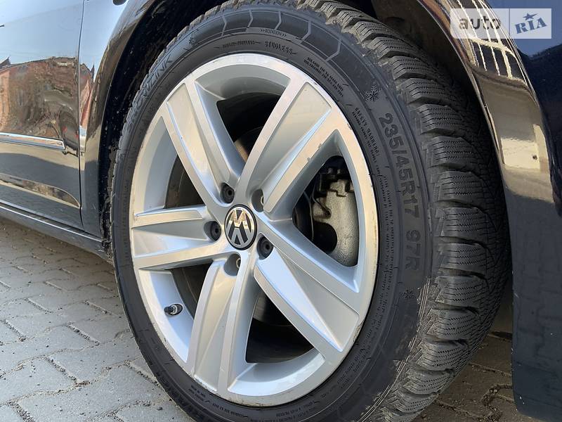 Седан Volkswagen CC / Passat CC 2013 в Чернівцях