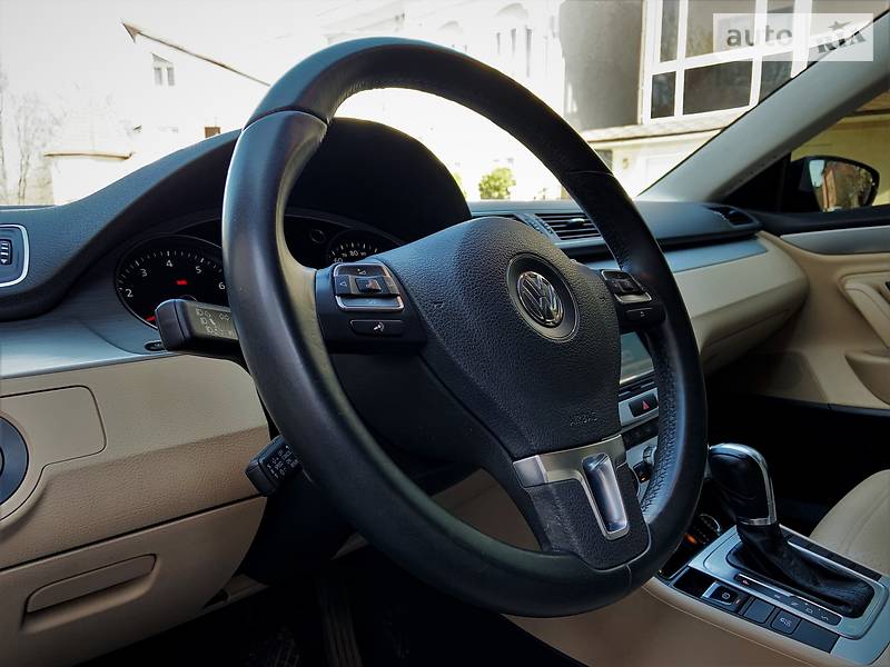 Седан Volkswagen CC / Passat CC 2013 в Чернівцях