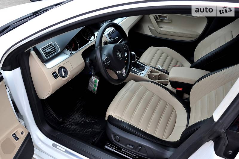 Седан Volkswagen CC / Passat CC 2016 в Львові