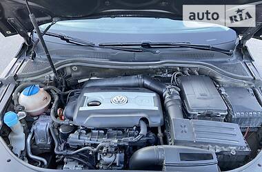 Купе Volkswagen CC / Passat CC 2011 в 