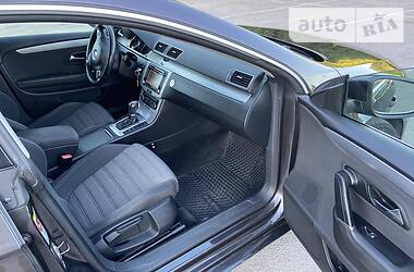 Купе Volkswagen CC / Passat CC 2011 в 