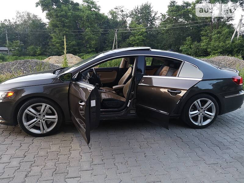 Седан Volkswagen CC / Passat CC 2012 в Черновцах