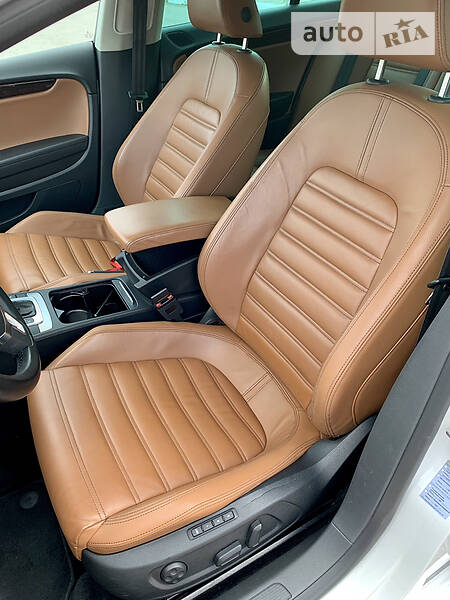 Купе Volkswagen CC / Passat CC 2012 в Дніпрі