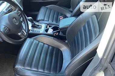 Седан Volkswagen CC / Passat CC 2012 в 
