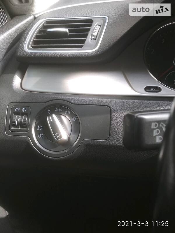 Седан Volkswagen CC / Passat CC 2011 в Черновцах