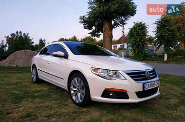 Купе Volkswagen CC / Passat CC 2009 в Умани