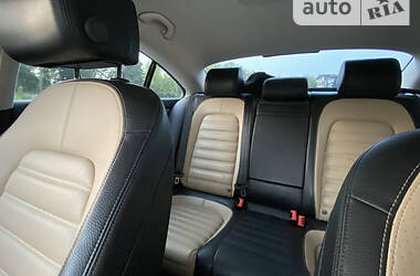 Седан Volkswagen CC / Passat CC 2012 в 