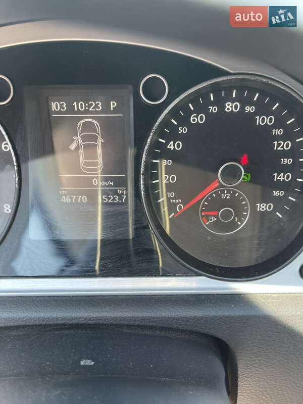 Седан Volkswagen CC / Passat CC 2012 в Новоселиці