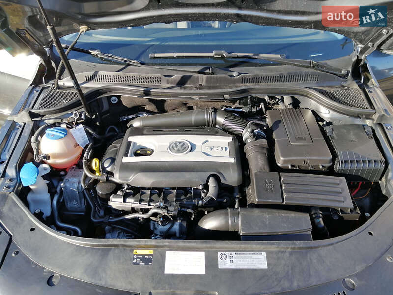 Седан Volkswagen CC / Passat CC 2015 в Снятине