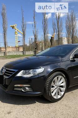 Седан Volkswagen CC / Passat CC 2011 в Киеве