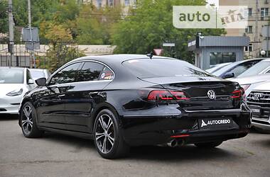 Седан Volkswagen CC / Passat CC 2013 в Киеве