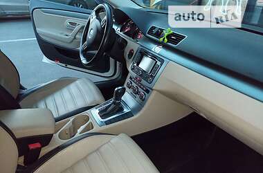 Седан Volkswagen CC / Passat CC 2012 в 