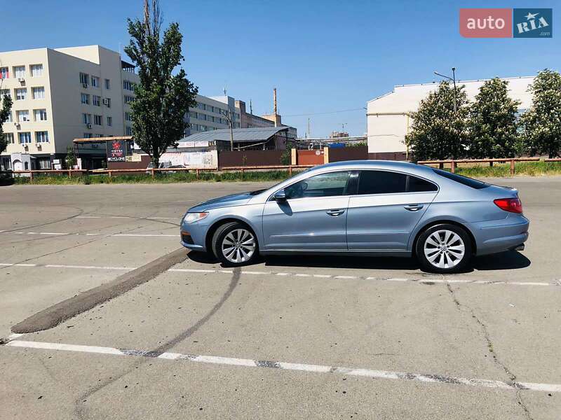 Купе Volkswagen CC / Passat CC 2010 в Киеве