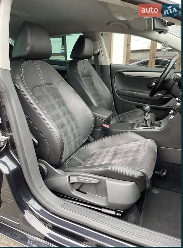 Купе Volkswagen CC / Passat CC 2009 в Чернівцях