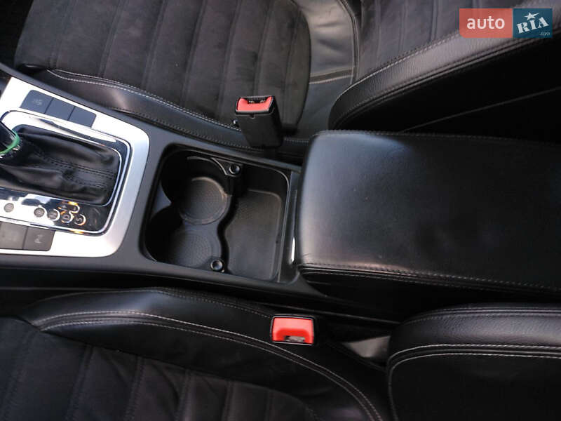 Купе Volkswagen CC / Passat CC 2009 в Києві