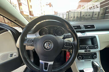 Купе Volkswagen CC / Passat CC 2011 в Умани