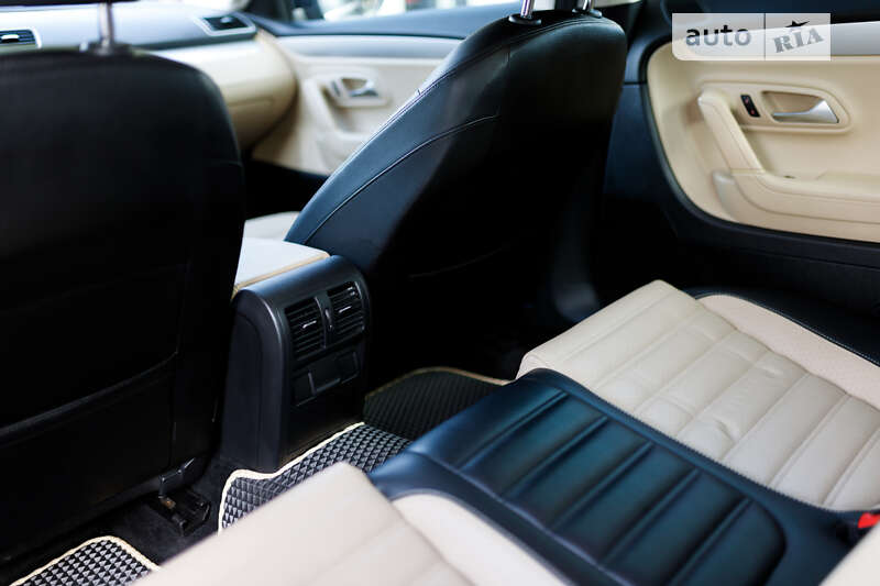 Купе Volkswagen CC / Passat CC 2012 в Львове