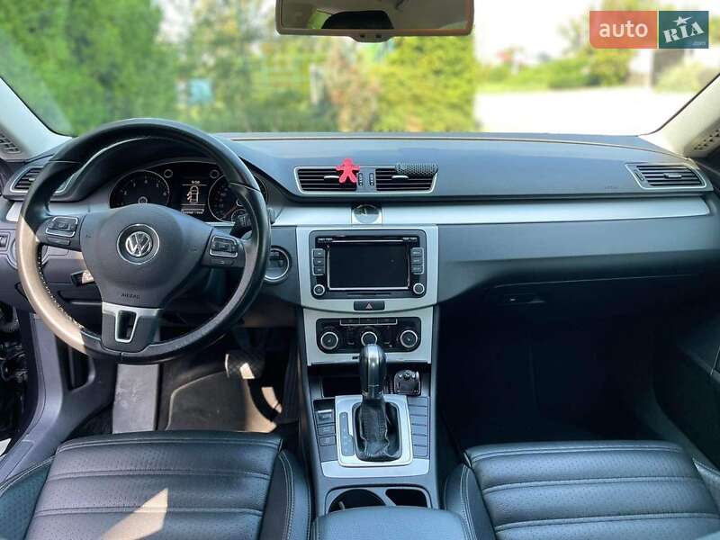 Купе Volkswagen CC / Passat CC 2010 в Ужгороде