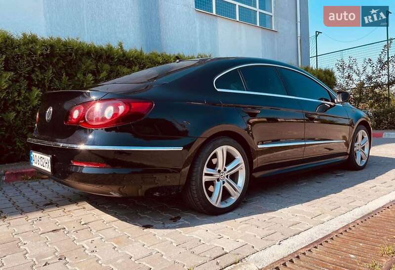 Купе Volkswagen CC / Passat CC 2010 в Ужгороде