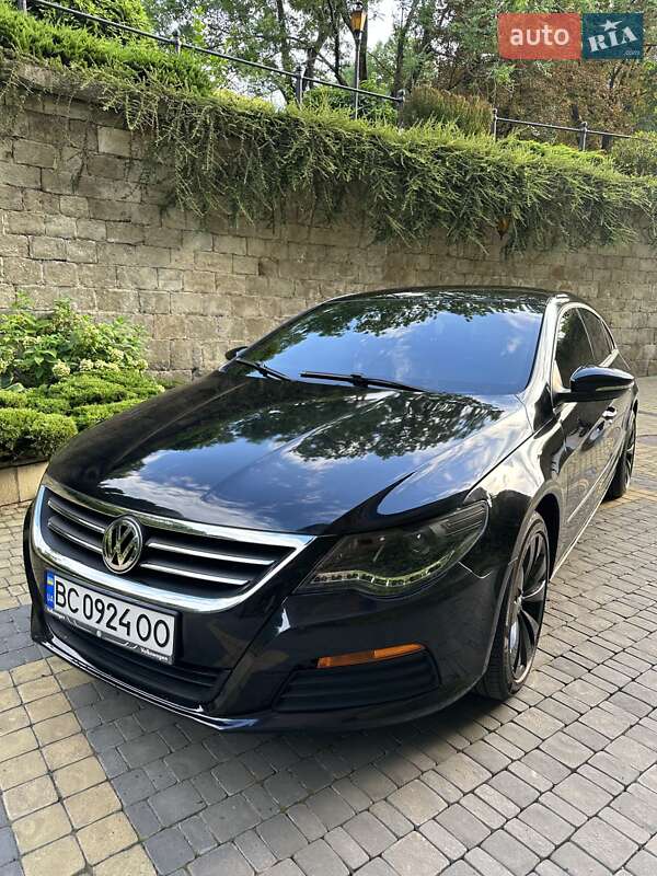 Купе Volkswagen CC / Passat CC 2011 в Львове