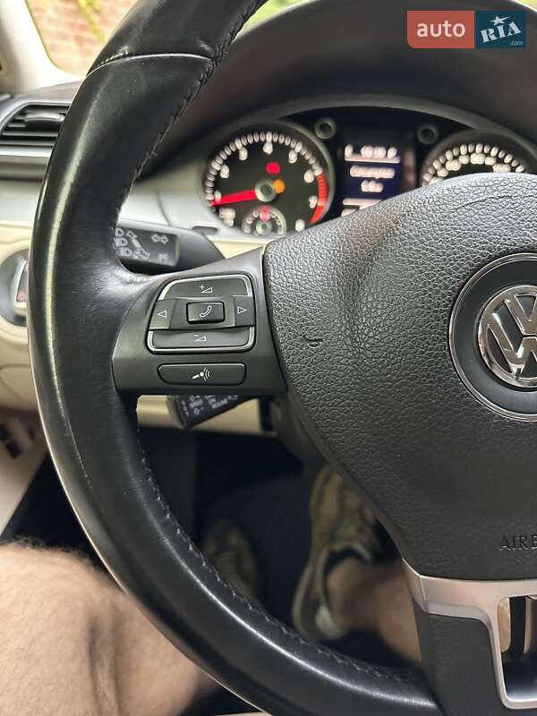 Купе Volkswagen CC / Passat CC 2011 в Львове