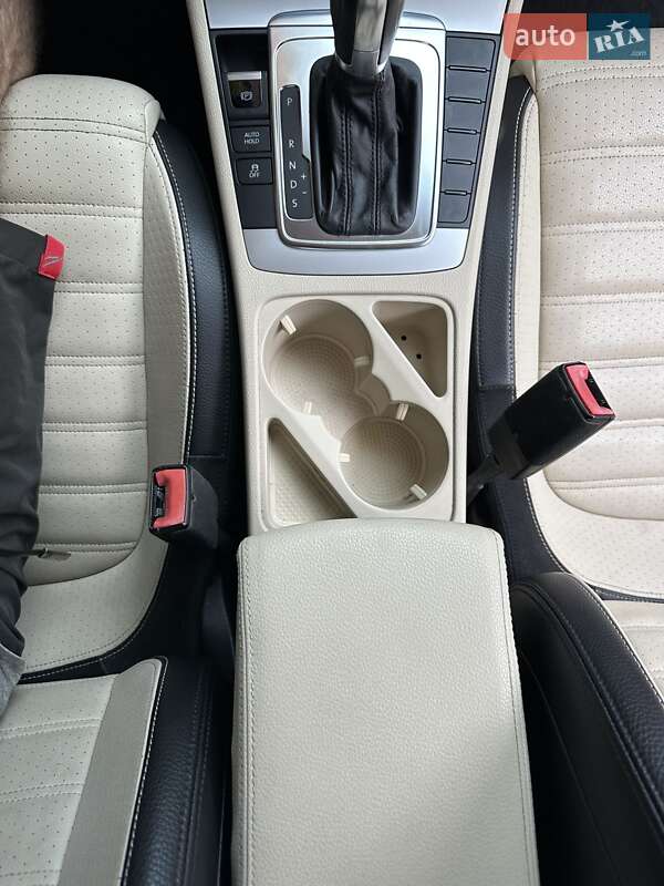 Купе Volkswagen CC / Passat CC 2011 в Львове