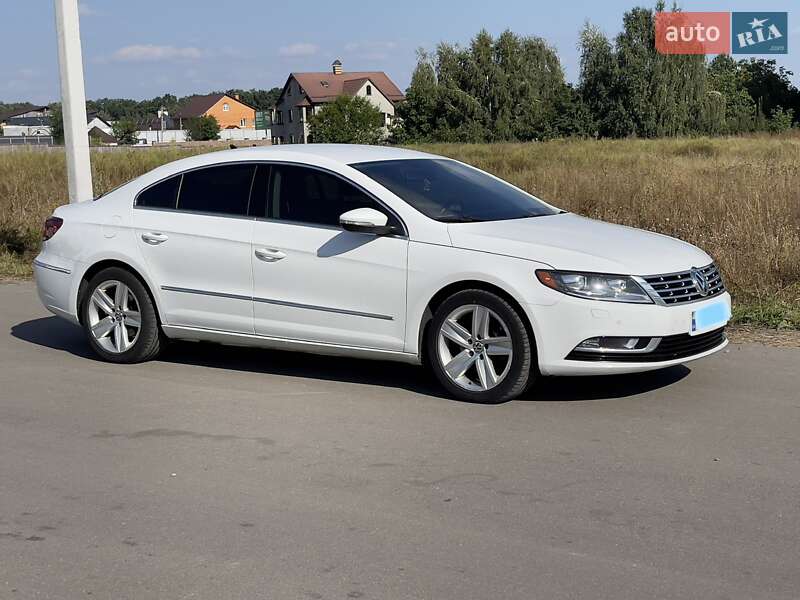 Купе Volkswagen CC / Passat CC 2015 в Києві