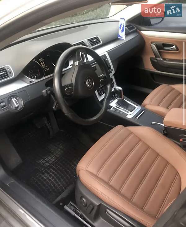 Купе Volkswagen CC / Passat CC 2011 в 
