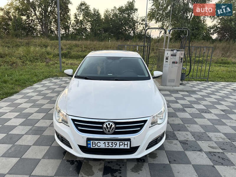 Купе Volkswagen CC / Passat CC 2011 в 