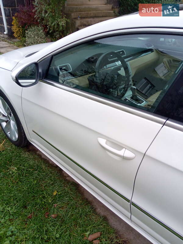 Купе Volkswagen CC / Passat CC 2012 в Ужгороде