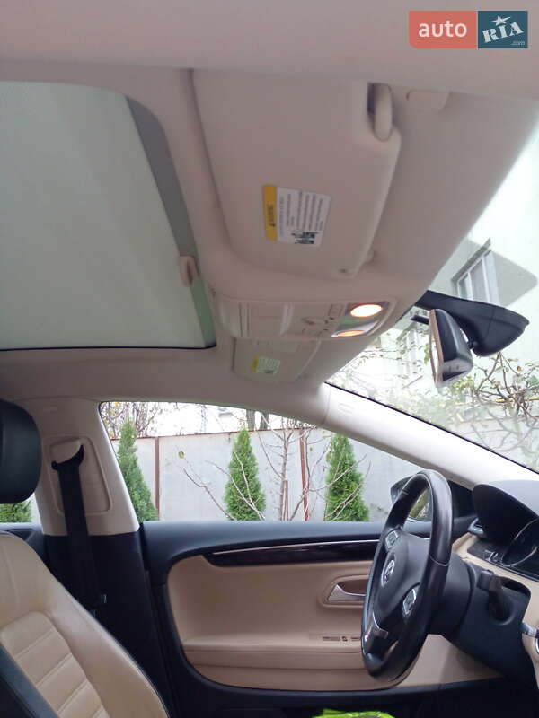 Купе Volkswagen CC / Passat CC 2012 в Ужгороде