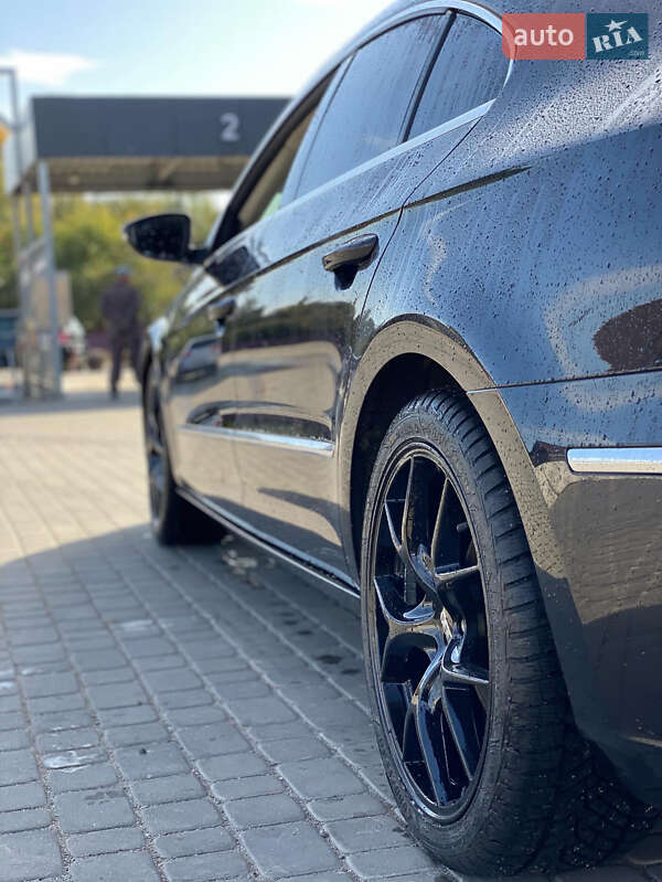 Купе Volkswagen CC / Passat CC 2014 в Староконстантинове