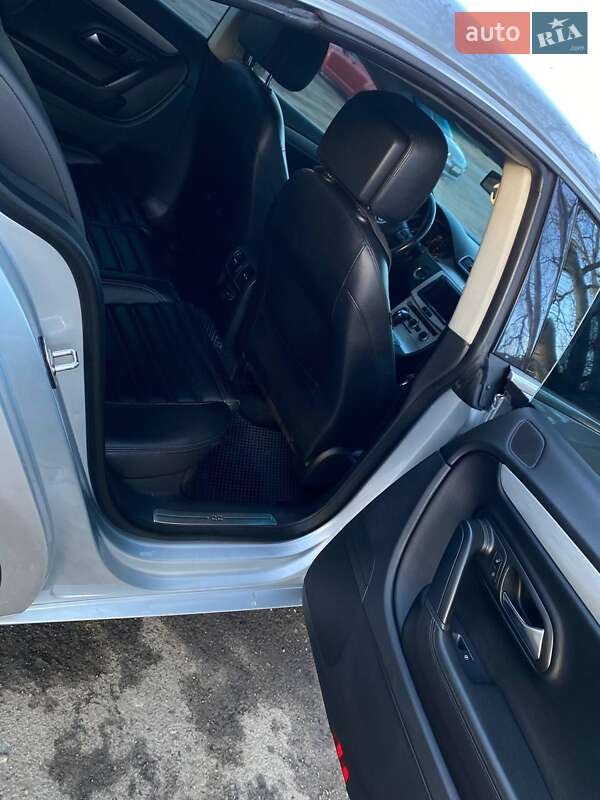 Купе Volkswagen CC / Passat CC 2012 в Умани